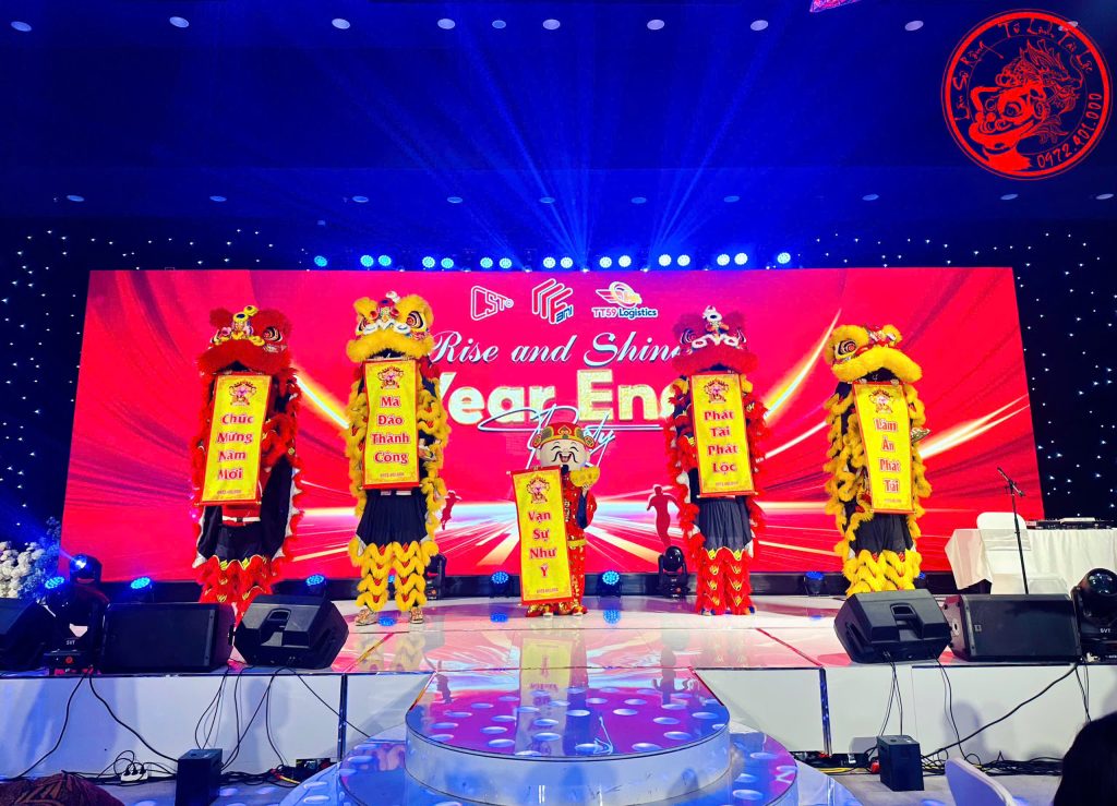 múa lân tất niên công ty