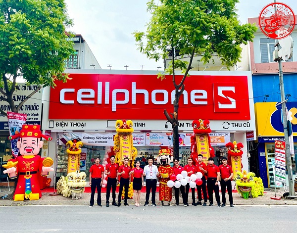 anh-thue-mua-lan-khai-truong-cellphoneS-ngo-xuan-quang