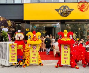 thue-mua-lan-khai-truong-gia-re