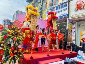 thue-mua-lan-khai-truong-spa (2)